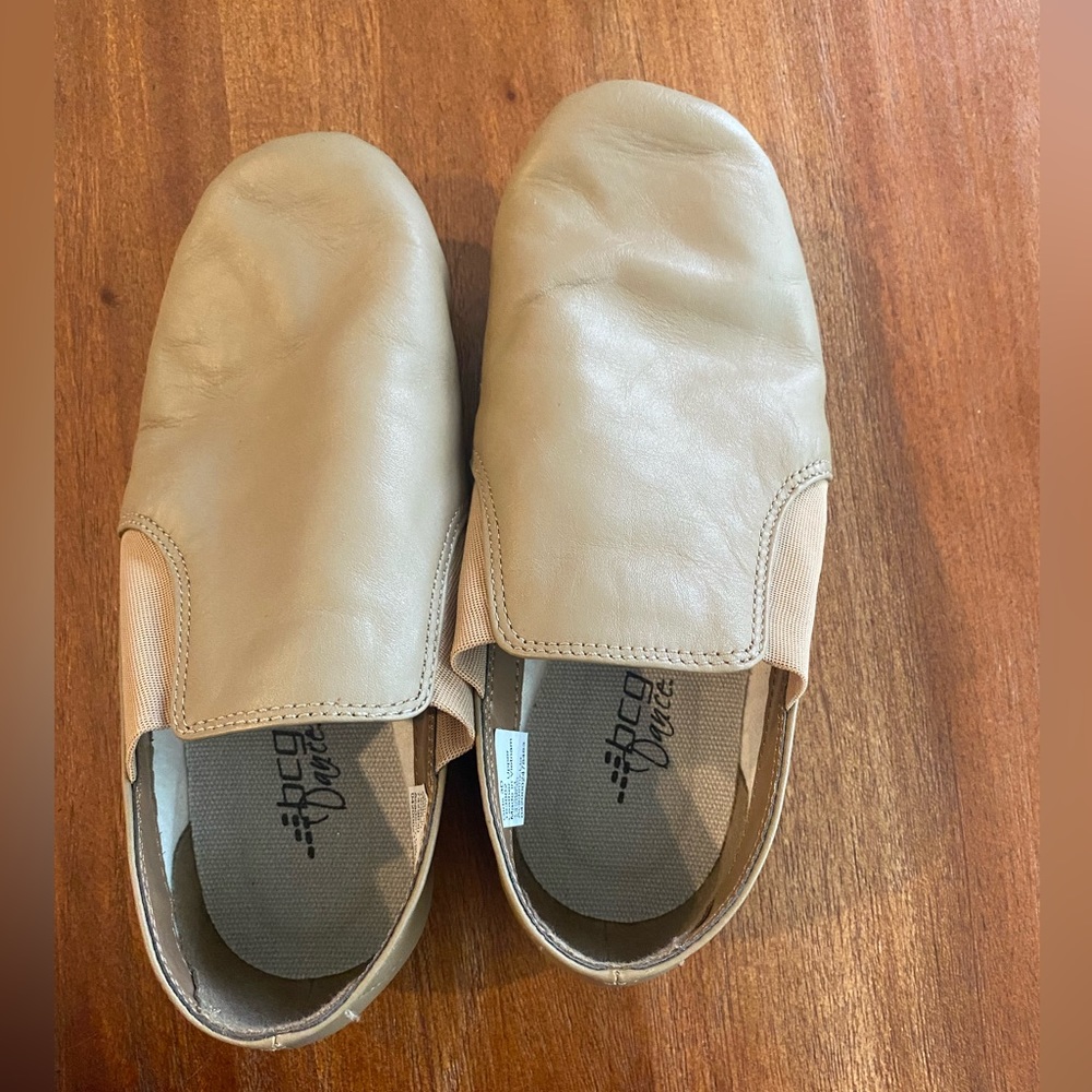 Jazz shoes- size 3